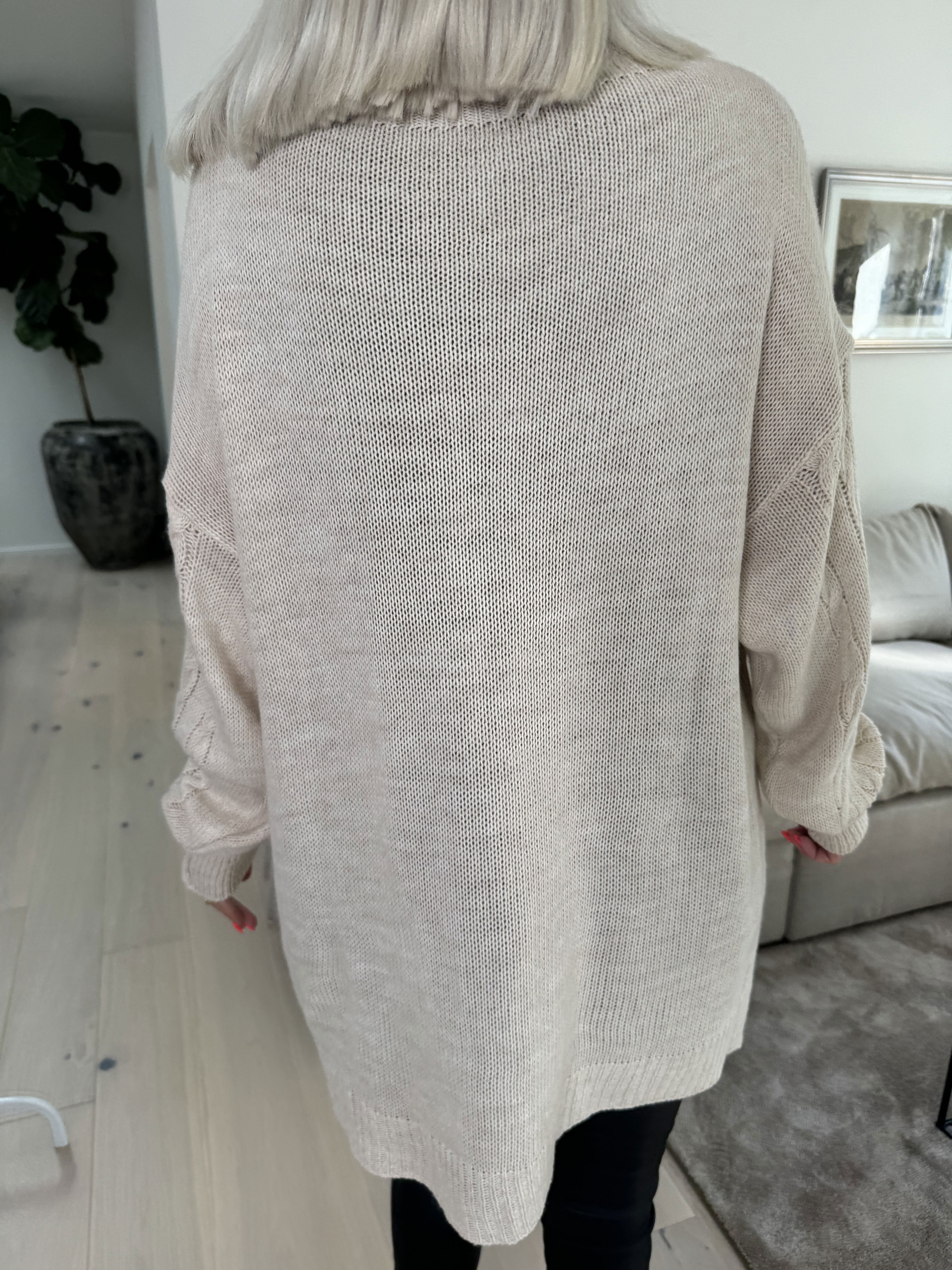 Annisa - Striktrøje med kabelstrik